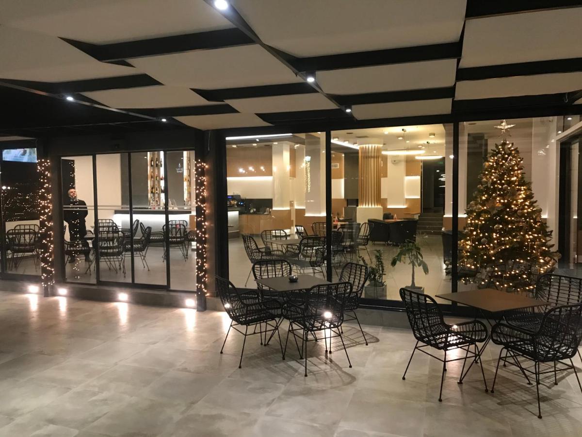 Plaza Hotel Нафпактос Экстерьер фото