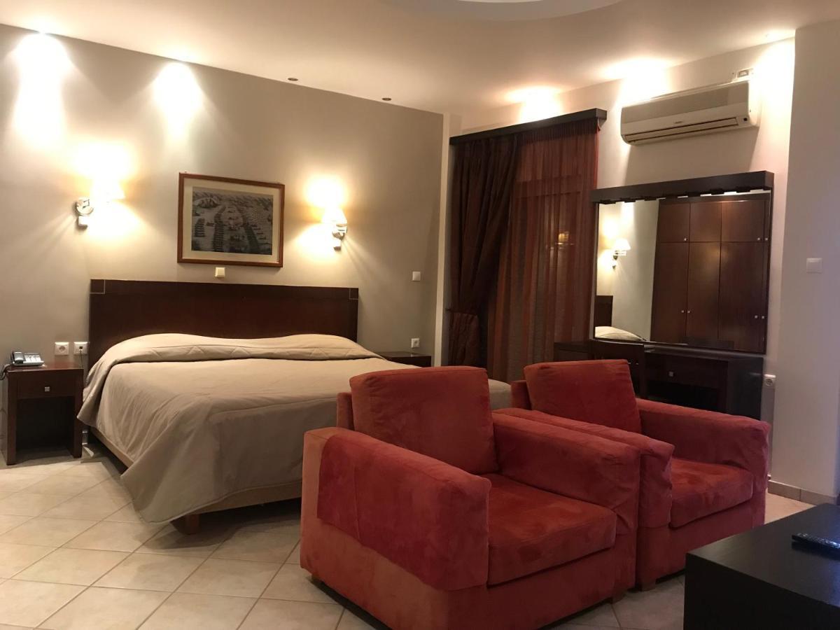 Plaza Hotel Нафпактос Экстерьер фото