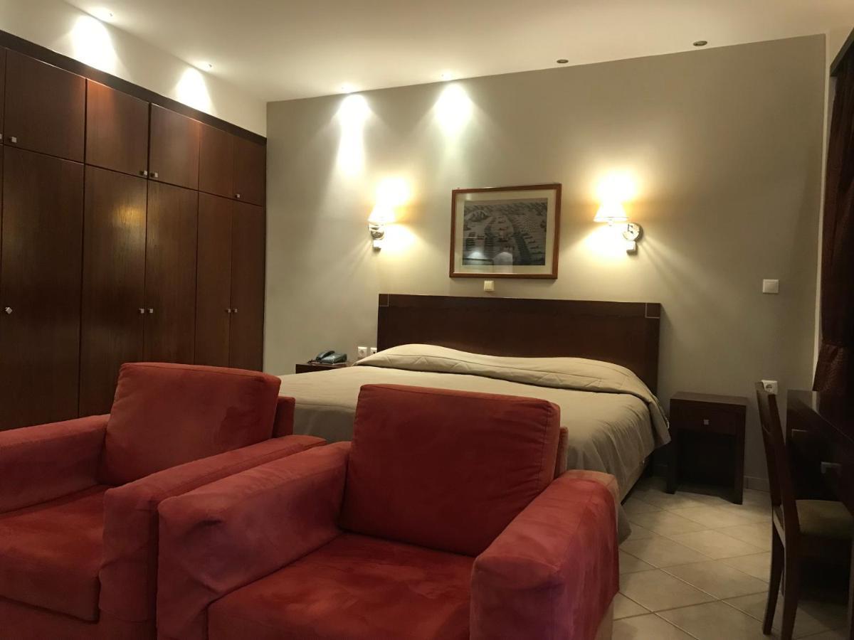 Plaza Hotel Нафпактос Экстерьер фото