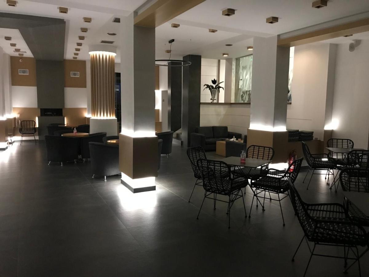 Plaza Hotel Нафпактос Экстерьер фото